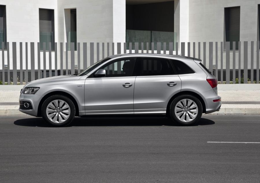  Audi Q5 Hybrid Quattro (8R) 2011 года  (фото 15 из 40)